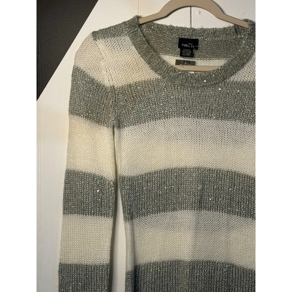 Rue21 Silver White Striped Sequin Knit Long Sleeve Womens Small Sweater Pullover
